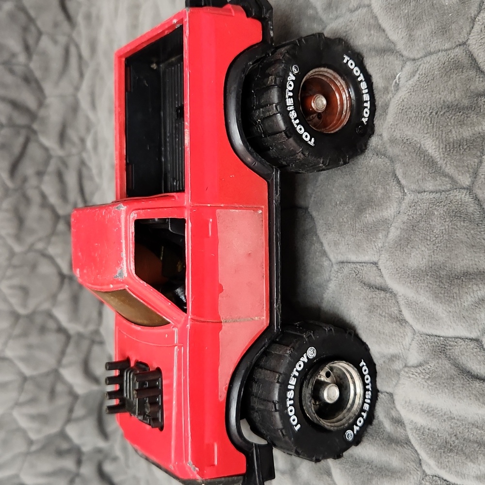 Tootsietoy "Husky" Orange Pick-Up Truck Vintage 4x4